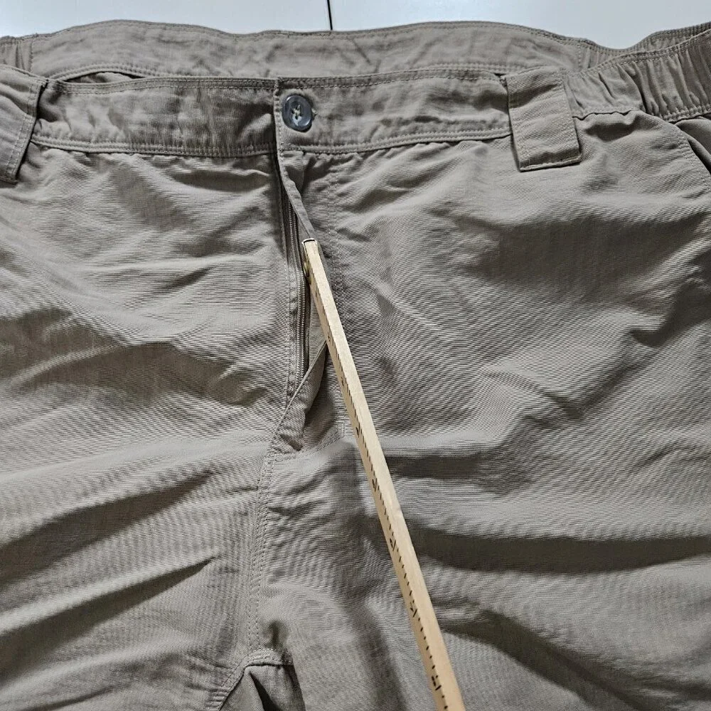 The North Face Shorts Mens XL Beige Cargo Utility Nylon Pockets Outdoor Gorpcore